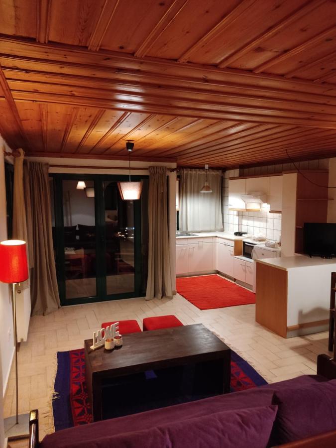 Kristis'S Homes - "Beautiful Home" In ดีมิตซานา ภายนอก รูปภาพ