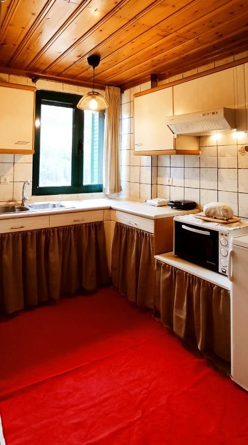 Kristis'S Homes - "Beautiful Home" In ดีมิตซานา ภายนอก รูปภาพ